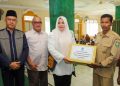 Wagub NTB Umi Dinda Guyur Bantuan untuk Masjid dan Warga, Safari Ramadan di Labuan Haji Penuh Berkah