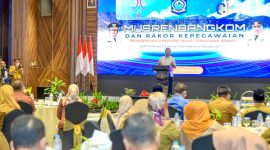 Gubernur NTB, Lalu Muhammad Iqbal, saat membuka Musyawarah Rencana Pengembangan Kompetensi (Musrenbangkom) dan Rapat Koordinasi Kepegawaian di Astoria Hotel, Senin (8/12/2025).