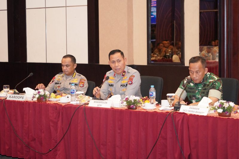 Pertemuan 518 Honorer Pemprov NTB saat ditemui Gubernur dan Wakil Gubernur NTB Iqbal-Dinda