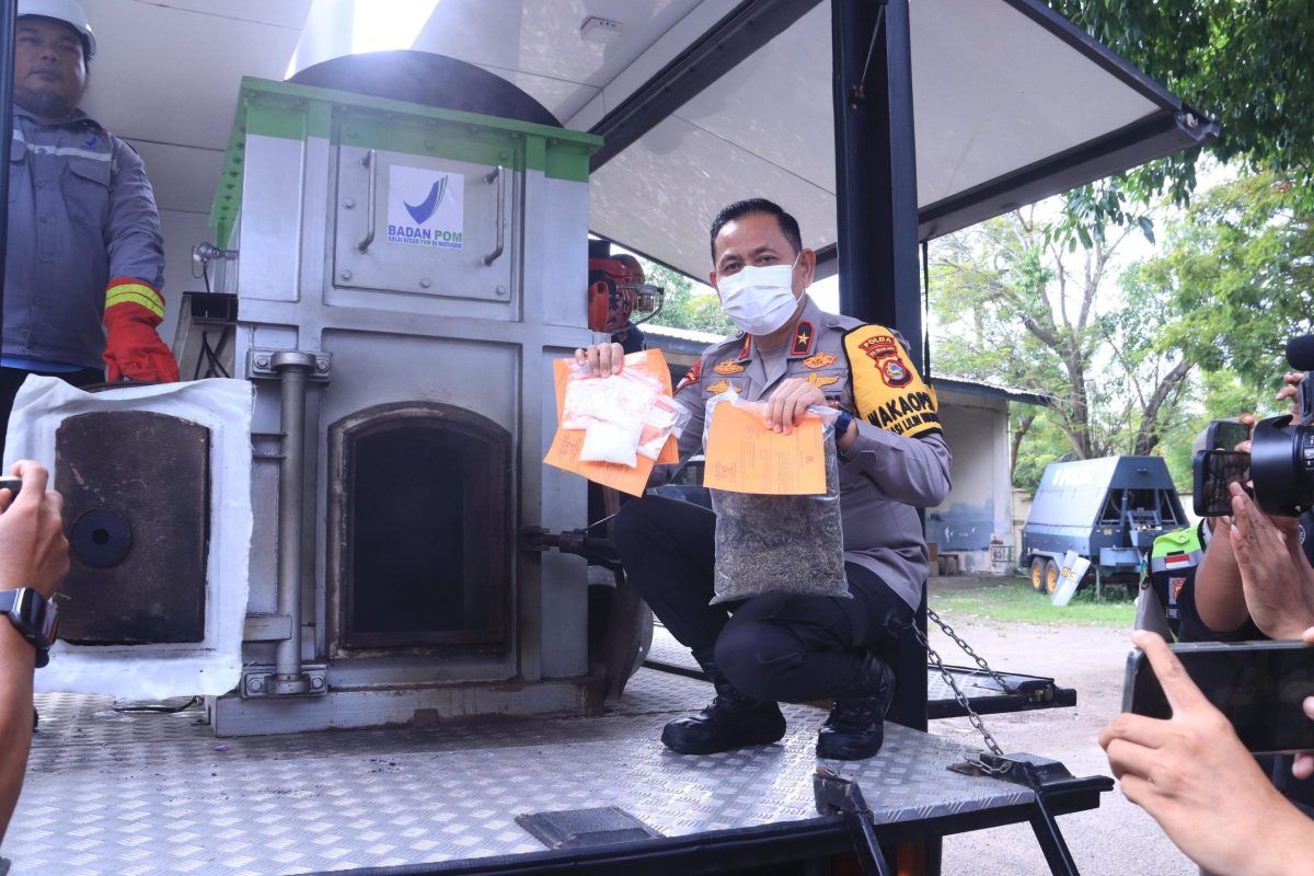 Pemusnahan Barang Bukti Narkoba Dipimpin Langsung oleh Wakapolda NTB Brigjen Pol Hari Nugroho, S.I.K.,