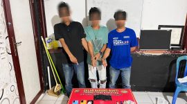 Foto: Tiga Pelaku yang terjaring dalam Operasi pemberantasan Narkotika di Kabupaten Dompu. Tiga orang terduga pelaku penyalahgunaan Narkotika jenis Sabu berhasil diamankan di sebuah Kos di Desa Soriutu, Kecamatan Manggelewa (ist)