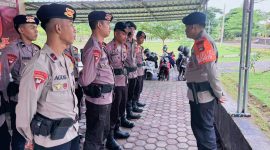 Cuaca Ekstrem, Tim Operasi Aman Nusa II dari Batalyon A Pelopor Brimob Polda NTB dikerahkan melaksanakan Siaga SAR