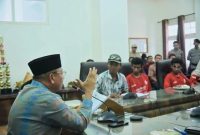 Wali Kota Bima, H. A. Rahman H. Abidin, SE menerima audiensi Eksekutif Kota Liga Mahasiswa Nasional Untuk Demokrasi (EK-LMND) Kota Bima di Aula Parenta