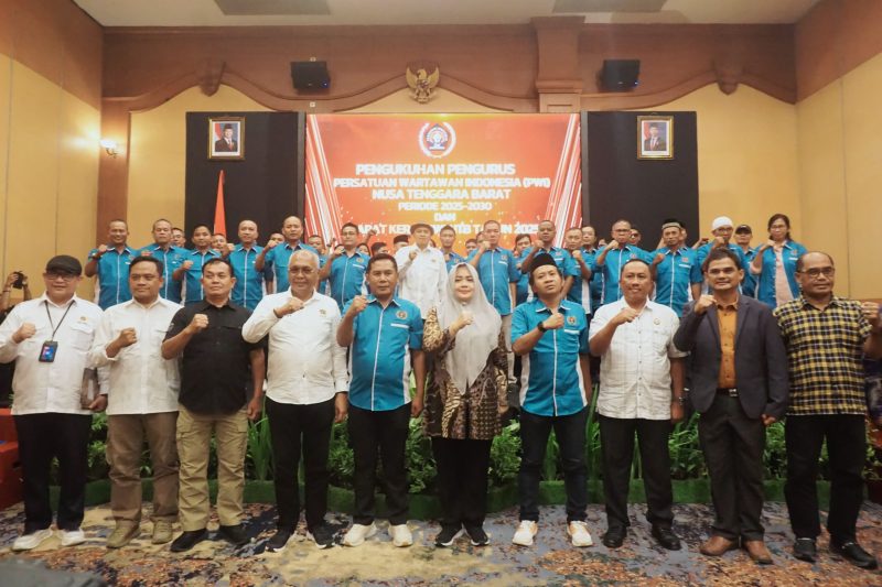 Pelantikan Pengurus PWI NTB 2025-2030