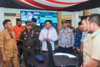 Pj Sekda NTB, Lalu Moh Faozal saat melakukan pemantauan intensif selama pelaksanaan pengamanan Natal 2025 dan Tahun Baru 2026 (Nataru)