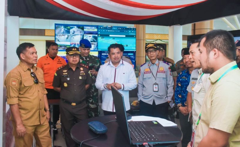 Pj Sekda NTB, Lalu Moh Faozal saat melakukan pemantauan intensif selama pelaksanaan pengamanan Natal 2025 dan Tahun Baru 2026 (Nataru)