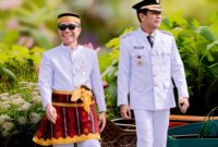 Ketua DPRD Kabupaten Dompu Ir Muttakun dan Bupati Dompu.