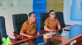 Kepala Dinas Kelautan dan Perikanan (DKP) Provinsi Nusa Tenggara Barat (NTB) Muslim saat memimpin Rapat Pembahasan Final Dokumen Rencana Induk Pergaraman Daerah Provinsi NTB