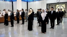 Menjelang penghujung tahun 2025, Pemerintah Kabupaten Lombok Barat (Lobar) kembali melakukan perombakan birokrasi. Sebanyak 17 Pejabat Pimpinan Tinggi Pratama (Eselon II) dimutasi sebagai dampak dari penggabungan (merger) lima Organisasi Perangkat Daerah (OPD).