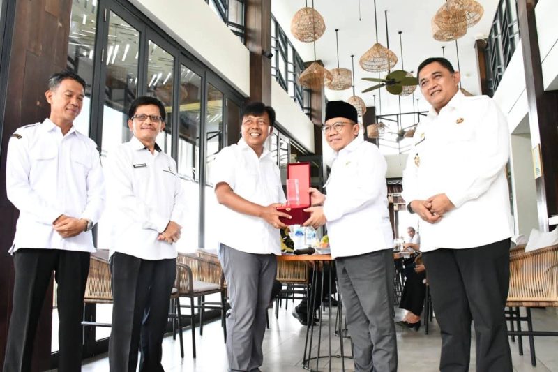 Pemerintah Kabupaten Lombok Utara (KLU) menerima Kunjungan Kerja (Kunker) Pemerintah Kabupaten Sumbawa Barat (KSB) sebagai upaya memperkuat sinergi antar daerah, khususnya dalam pengembangan sektor pariwisata.