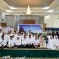 Gubernur NTB Lalu Muhamad Iqbal bersama Ketua TP PKK Provinsi NTB, Sinta M. Iqbal, melepas 33 pekerja layanan publik penerima hadiah umrah di Pendopo Gubernur NTB, Rabu (21/1). Perwakilan jamaah, Agus Talino, menyampaikan rasa syukur atas perhatian dan apresiasi Pemerintah Provinsi NTB terhadap dedikasi para pelayan publik.