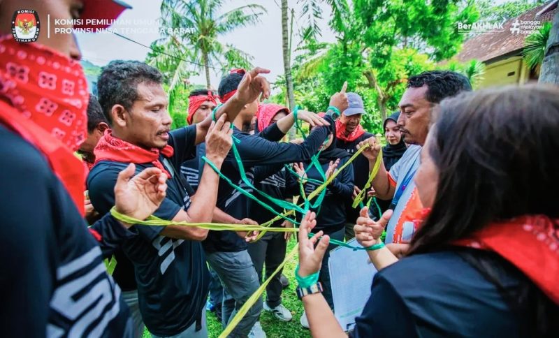 Komisi Pemilihan Umum (KPU) Provinsi NTB menggelar kegiatan Internalisasi Budaya Kerja sebagai upaya memperkuat nilai-nilai kebersamaan, komitmen, dan semangat kerja di lingkungan KPU NTB