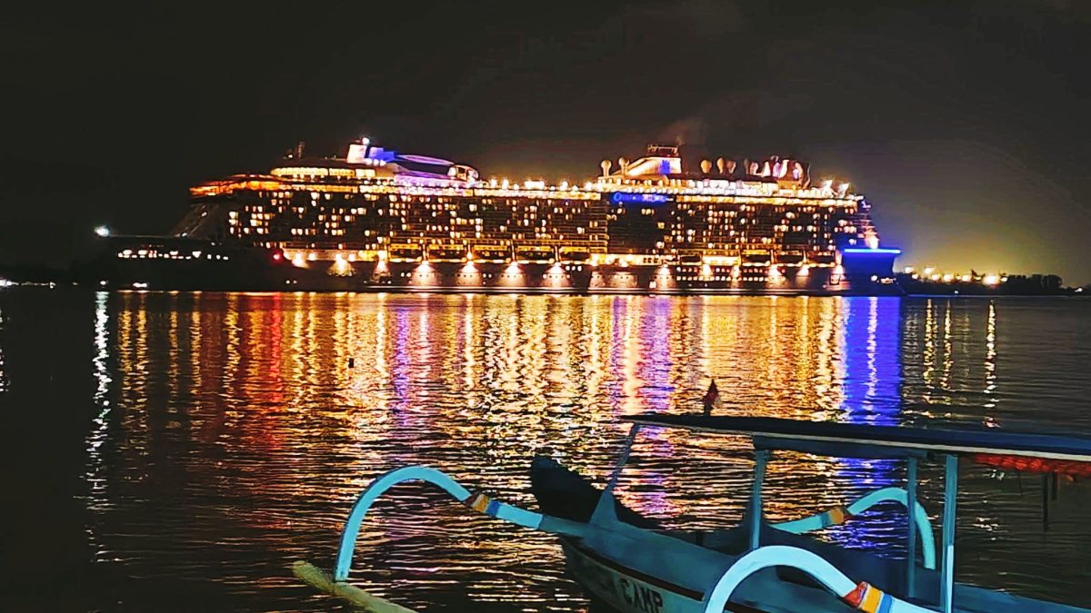 Kedatangan Ovation Of The Seas, kapal pesiar terbesar dengan panjang 348 meter yang membawa 4.684 wisatawan dan 1.200 kru, menjadi momen penting bagi Pelabuhan Gili Mas dan pariwisata NTB.