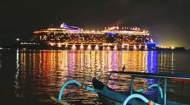 Kedatangan Ovation Of The Seas, kapal pesiar terbesar dengan panjang 348 meter yang membawa 4.684 wisatawan dan 1.200 kru, menjadi momen penting bagi Pelabuhan Gili Mas dan pariwisata NTB.
