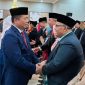 Gubernur NTB Lalu Muhamad Iqbal bersalaman dan menyampaikan ucapan selamat kepada pejabat yang dilantik usai prosesi rotasi dan mutasi di lingkungan Pemerintah Provinsi NTB.