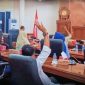 Ketua DPRD Kota Bima Syamsurih, SH, memimpin Rapat Paripurna pembentukan Panitia Khusus (Pansus) Aset Pemerintah Kota Bima yang diputuskan melalui mekanisme voting terbuka di Ruang Sidang DPRD Kota Bima, Rabu (14/1/2026).