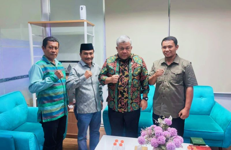 Wakil Bupati Dompu Syirajuddin saat bertemu Wakil Menteri Perumahan dan Kawasan Permukiman Fahri Hamzah di Jakarta, Kamis (15/1/2026), membahas usulan Bantuan Stimulan Perumahan Swadaya (BSPS) sebanyak 2.658 unit serta keberlanjutan program P2KP untuk Kabupaten Dompu.