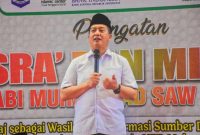 Gubernur Nusa Tenggara Barat Lalu Muhamad Iqbal saat menghadiri peringatan Isra’ Mi’raj Nabi Muhammad SAW di Masjid Islamic Center Mataram, Kamis (15/1/2026).
