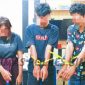 Tiga terduga pelaku peredaran narkoba jenis sabu yang diamankan Satresnarkoba Polres Bima saat penggerebekan di sebuah gubuk di kawasan Talabiu, Kabupaten Bima, Kamis (15/1/2026). Ketiganya kini menjalani proses hukum guna pengembangan jaringan peredaran sabu di wilayah Bima.