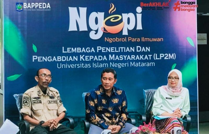 Kepala Bappeda Provinsi NTB Baiq Nelly Yuniarti, AP., M.Si., saat menjadi narasumber dalam kegiatan Ngopi (Ngobrol Para Ilmuan) LP2M UIN Mataram dengan tema dampak perubahan iklim dan kenaikan muka air laut terhadap wilayah pesisir NTB, di Gedung Research Center UIN Mataram, Kamis (15/1/2026).