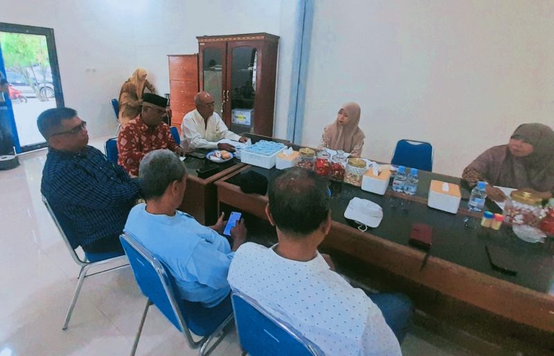Rapat Dengar Pendapat (RDP) terkait dugaan pemutusan kontrak Cold Storage TPI di DPRD Kota Bima terpaksa ditunda, Selasa (20/01/2026), menunggu klarifikasi dari Dinas Kelautan dan Perikanan.