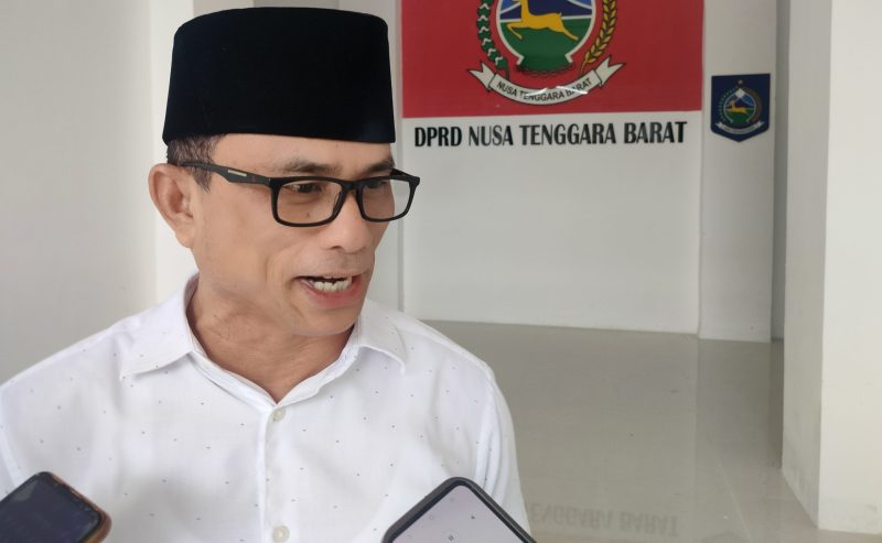 Pimpinan Komisi IV DPRD Provinsi NTB Hasbullah Muis Konco
saat dimintai keterangan usai memimpin rapat bersama Dinas PUPR NTB di Gedung DPRD NTB, Mataram, Kamis (22/01/2026)