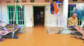 Kondisi permukiman warga di Kabupaten Sumbawa yang terendam banjir akibat hujan dengan intensitas tinggi, Jumat (23/1/2026). BPBD Provinsi NTB bersama BPBD Kabupaten Sumbawa dan aparat terkait melakukan asesmen serta penanganan darurat di sejumlah kecamatan terdampak.