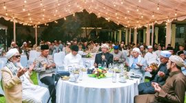 Gubernur NTB Lalu Muhamad Iqbal bersama Kapolda NTB Irjen Pol Edy Murbowo dan para ulama, tuan guru, serta masyaikh saat Majelis Silaturahmi Ulama dan Umara di Pendopo Gubernur NTB, Mataram, Sabtu (24/1/2026), sebagai ikhtiar memperkuat persatuan dan keberkahan menuju NTB Makmur Mendunia.