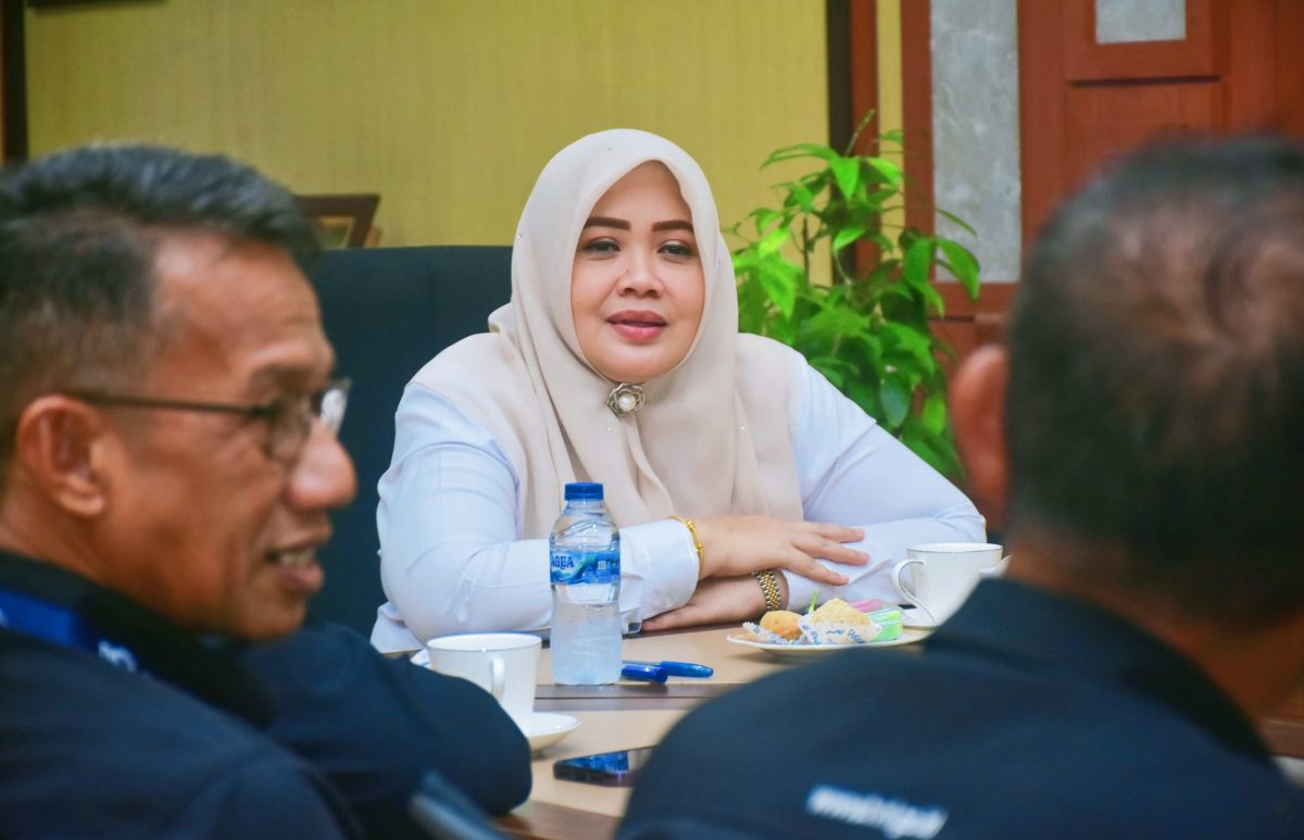 Wakil Gubernur Nusa Tenggara Barat, Hj Indah Dhamayanti Putri (Umi Dinda), saat menerima kunjungan dan silaturahmi Kepala TVRI Stasiun NTB, Ina Djara, membahas penayangan Piala Dunia 2026 secara gratis melalui TVRI sebagai wujud kehadiran Negara menghadirkan tontonan berkualitas hingga ke pelosok Daerah.