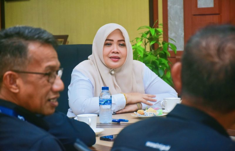 Wakil Gubernur Nusa Tenggara Barat, Hj Indah Dhamayanti Putri (Umi Dinda), saat menerima kunjungan dan silaturahmi Kepala TVRI Stasiun NTB, Ina Djara, membahas penayangan Piala Dunia 2026 secara gratis melalui TVRI sebagai wujud kehadiran Negara menghadirkan tontonan berkualitas hingga ke pelosok Daerah.