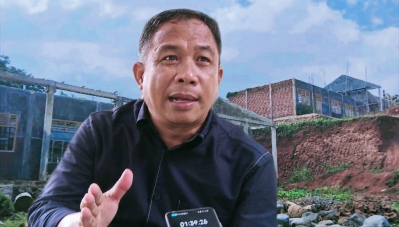 Anggota DPRD NTB Muhamad Aminurlah (Aji Maman) menyampaikan keprihatinan terhadap proyek pembangunan sekolah dari Dana DAK Dikbud NTB 2024 yang terbengkalai dan memaksa siswa belajar dengan sistem sif (shift), seraya mendesak Gubernur NTB Iqbal–Dinda turun tangan menyelesaikan persoalan tersebut.