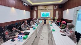 Polda NTB bersama Universitas Mataram (Unram) menggelar rapat pembahasan draf kerja sama pembentukan Pusat Studi Kepolisian berbasis riset dan sistem peringatan dini (early warning system) di Aula Widya Graha Adhittama Biro SDM Polda NTB, Selasa (27/1/2026).