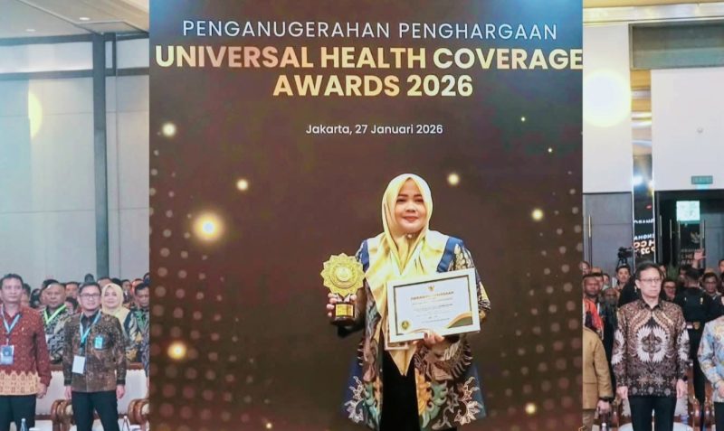 Keterangan Foto: Wakil Gubernur Nusa Tenggara Barat, Hj. Indah Dhamayanti Putri, S.E., M.IP., menerima penghargaan Universal Health Coverage (UHC) Pratama Awards 2026 pada acara penganugerahan UHC Awards di Ballroom JIEXPO Kemayoran, Jakarta Pusat, Selasa (27/1/2026).