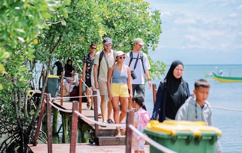 Ekowisata Bale Mangrove di Kabupaten  Lombok Timur NTB (ist)