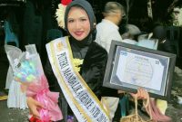 Sawlia Hidayati (21), mahasiswi UIN Mataram asal Lombok Utara, resmi menyandang gelar Puteri Mandalika Genre NTB 2026 pada ajang Grand Final tingkat Provinsi NTB.