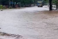 Jalan, rumah, Hingga  sekolah di Desa Oi Panihi, Kecamatan Tambora, Kabupaten Bima terendam banjir akibat hujan lebat, 8 Februari 2026.