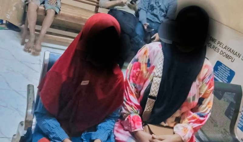 Petugas SPKT Polres Dompu saat menerima laporan dugaan pencabulan anak di bawah umur di Kecamatan Pajo, Kabupaten Dompu, Senin (9/2/2026).