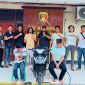 Tim gabungan Jatanras Polres Dompu dan Timsus Polsek Manggelewa saat mengamankan dua pelaku curanmor beserta barang bukti sepeda motor di Kecamatan Manggelewa, Dompu.