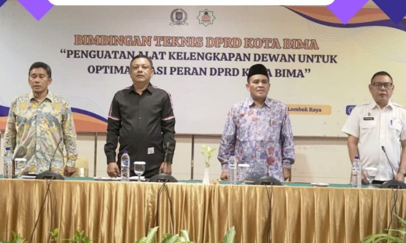 Ketua DPRD Kota Bima, Syamsurih, SH saat membuka Bimtek Penguatan Alat Kelengkapan Dewan (AKD) di Hotel Lombok Raya, Mataram, 11 Februari 2026.