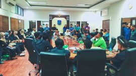 Gubernur NTB Lalu Muhamad Iqbal dan Wakil Gubernur NTB menerima perwakilan Aliansi Honorer 518 dalam pertemuan di Kantor Gubernur NTB, membahas polemik perpanjangan kontrak dan penganggaran di APBD 2026.