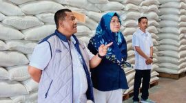 Satgas Saber Pangan NTB bersama Polda NTB dan Bulog melakukan pengecekan langsung stok beras dan bahan pokok di Gudang Bulog Dasan Cermen, Mataram, Jumat (13/2/2026).