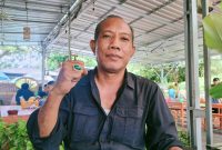 Foto Ketua DPW Partai Ummat NTB:
Ketua DPW Partai Ummat NTB, Yuliadin alias Bucek, menyampaikan pernyataan terkait kasus narkoba yang menyeret Kapolres dan Kasat Narkoba Polres Bima Kota.