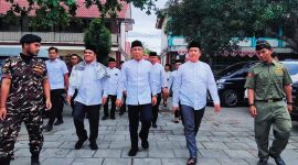 Gubernur NTB Lalu Muhamad Iqbal bersama Ketua Umum Yahya Cholil Staquf saat peresmian 41 unit SPPG di Pondok Pesantren Darul Qur’an, Lombok Barat, Sabtu (21/2/2026).