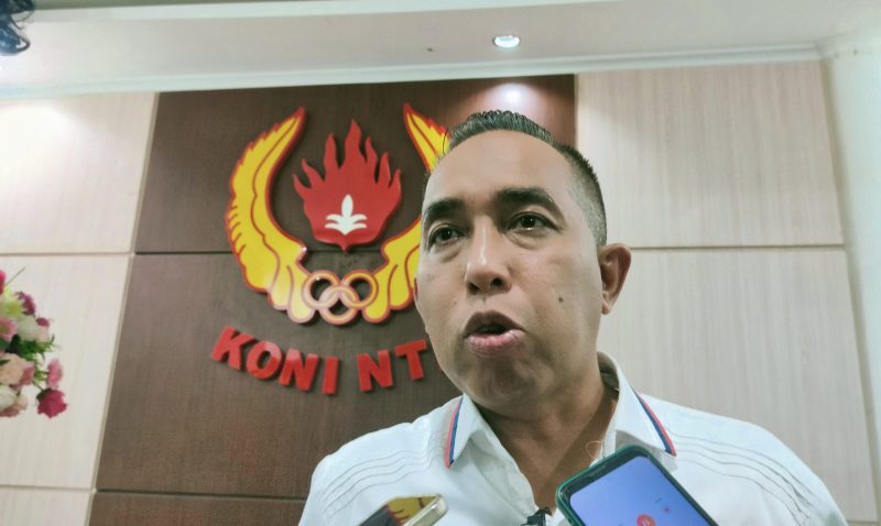 Ketua KONI NTB, Mori Hanafi, memberikan keterangan kepada awak media usai kegiatan Buka Puasa Bersama di Kantor KONI NTB, Kota Mataram, Kamis (26/2/2026).