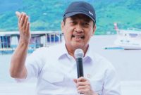 Menteri Kelautan dan Perikanan RI bersama Bupati Sumbawa saat meninjau kawasan Pulau Bungin yang disiapkan menjadi sentra budidaya lobster dan mutiara.