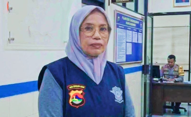 Ico Rahmawati usai diperiksa penyidik terkait dugaan pungli tunjangan guru daerah terpencil di Kabupaten Bima.