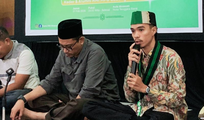Ketua Umum Formatur HMI MPO Cabang Mataram, Hakim Bima Persada, menyampaikan sambutan dalam kegiatan buka puasa bersama dan silaturahmi kader di Aula Museum NTB.