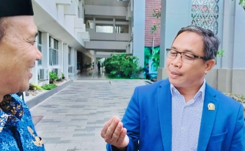 Anggota DPRD NTB Aji Maman saat menyampaikan pandangannya mengenai evaluasi SOTK dan lambatnya realisasi program pemerintah daerah.
