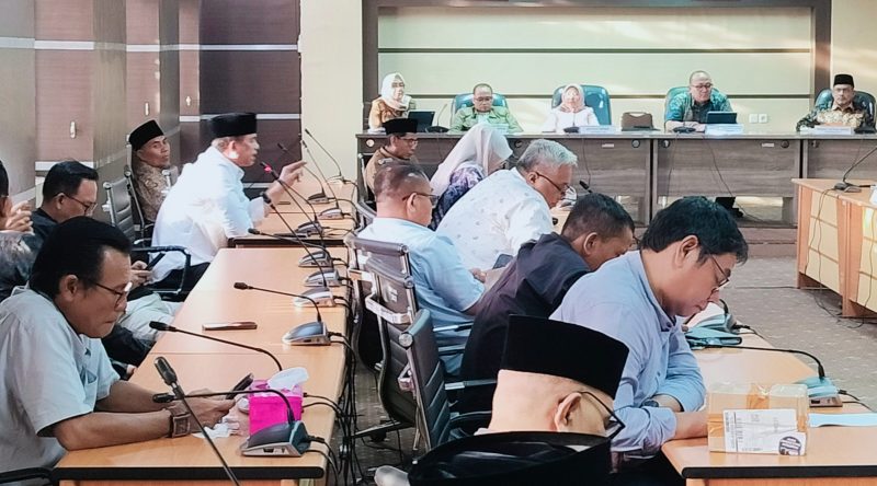 Ketua DPRD NTB Hj Isvie Rupaeda memimpin dialog bersama Bappenas RI membahas penyusunan dokumen Rencana Pembangunan Rendah Karbon dan Berketahanan Iklim yang tengah diproses menjadi Pergub di Mataram, Selasa (3/3/2026).