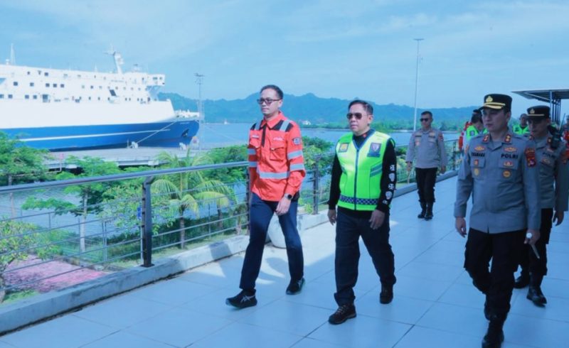 Kapolda NTB Edy Murbowo meninjau kesiapan pengamanan arus mudik Lebaran 2026 di Pelabuhan Lembar dan Pelabuhan Gili Mas, Lombok Barat.